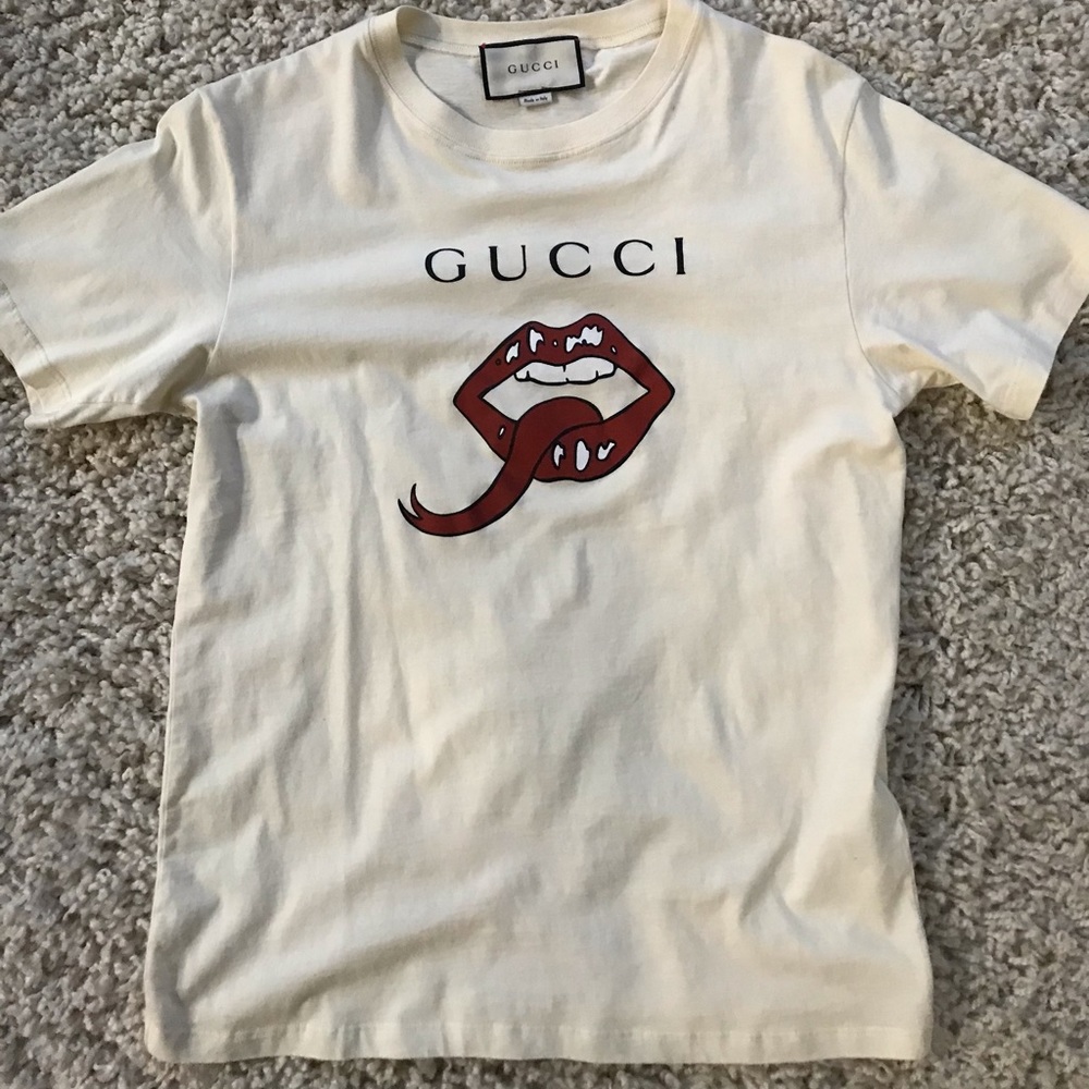 Gucci tan t shirt small fits like medium
